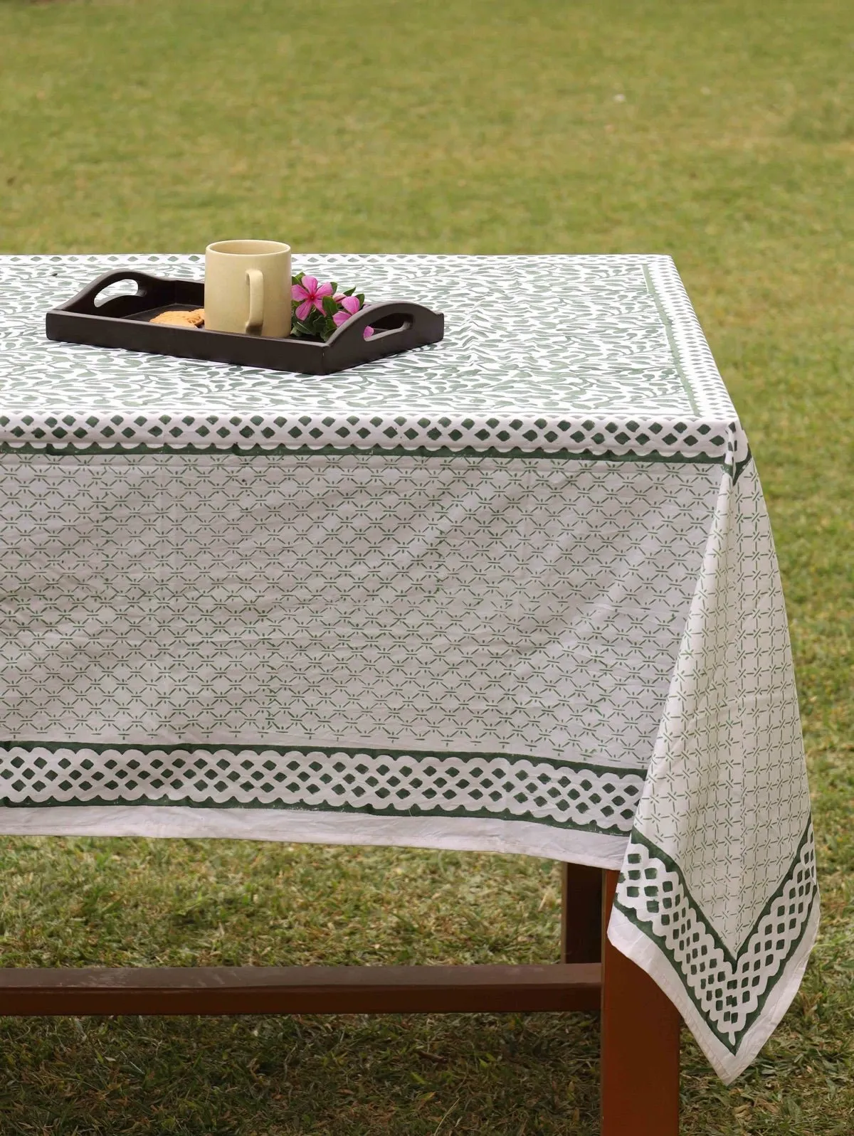 Abstract Leaf Green and White Table Cover