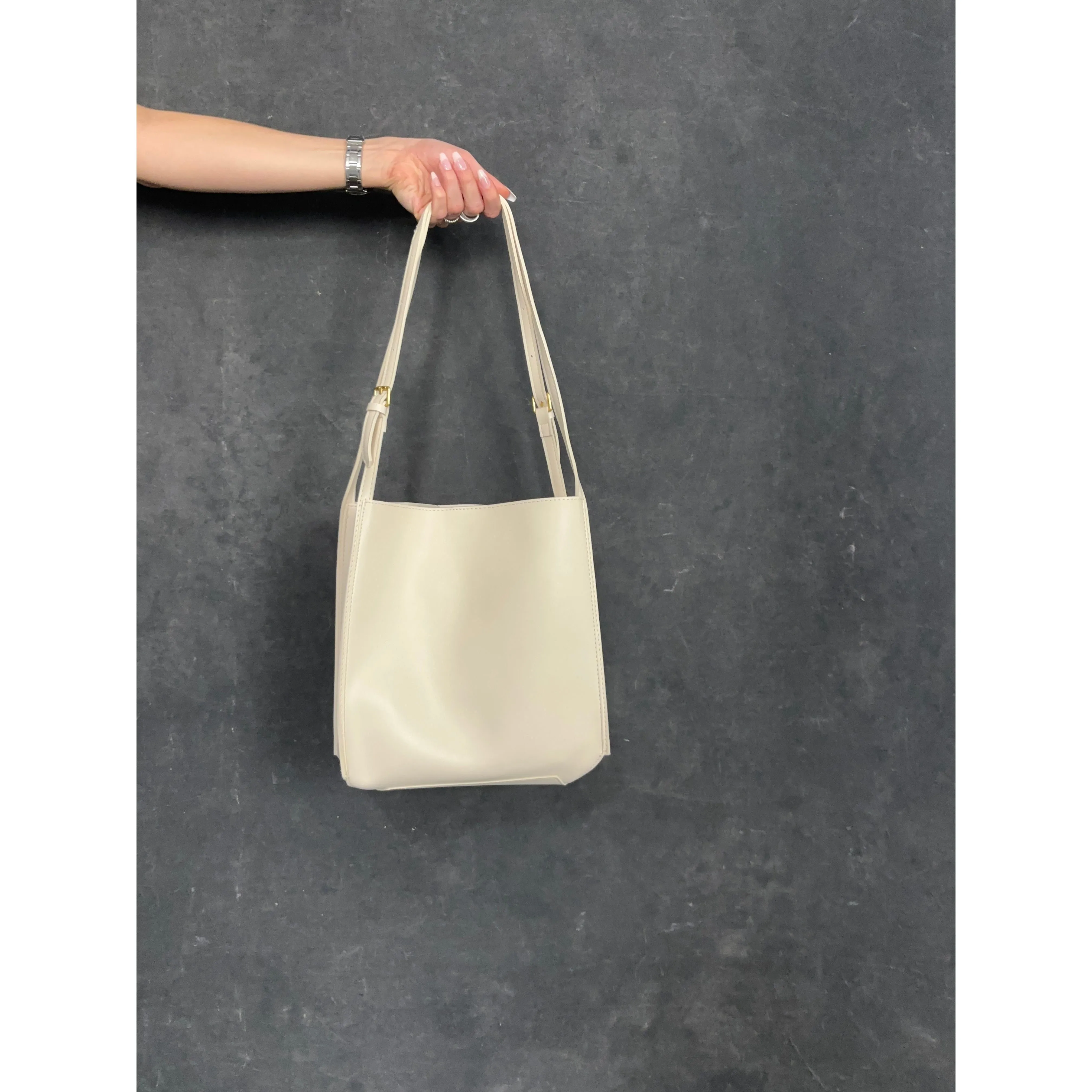 Andrina Bag - Schicke Retro Alltagstasche für Damen