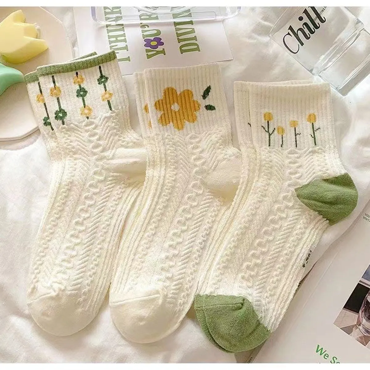 Women 5 Pairs Flowers Cotton Socks Comfort Casual Soft Fashion All Season Socks